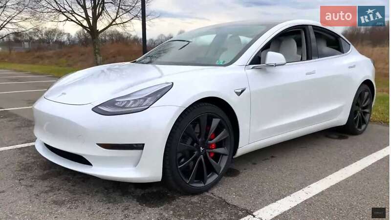 Седан Tesla Model 3 2020 в Днепре