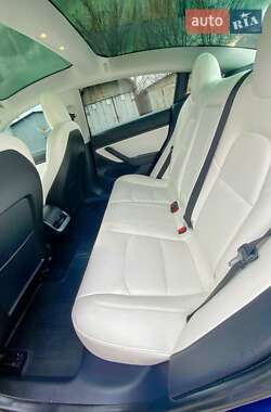 Седан Tesla Model 3 2018 в 