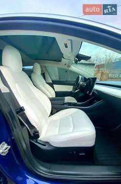 Седан Tesla Model 3 2018 в Киеве