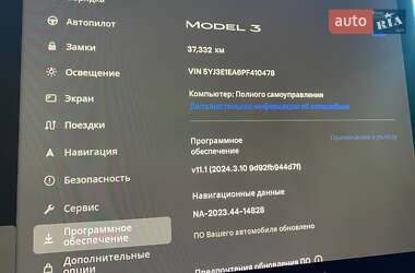 Седан Tesla Model 3 2022 в 