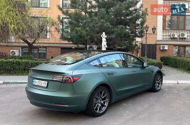 Седан Tesla Model 3 2023 в 