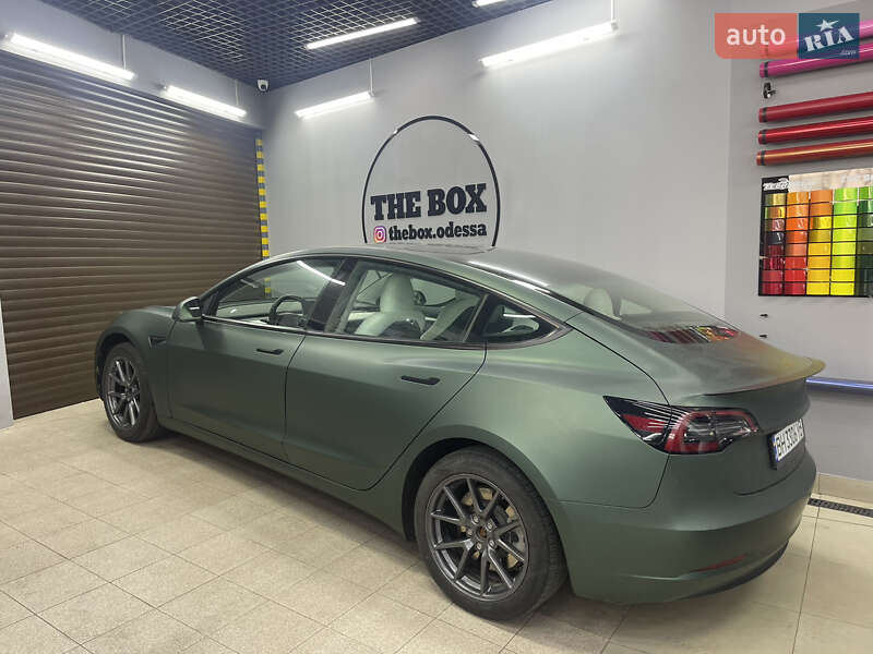 Седан Tesla Model 3 2023 в Одессе