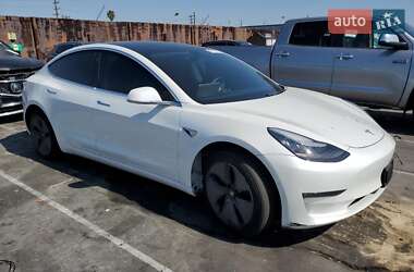 Седан Tesla Model 3 2020 в 