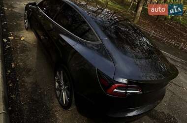 Седан Tesla Model 3 2023 в 