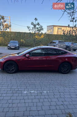 Седан Tesla Model 3 2024 в 