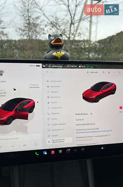 Седан Tesla Model 3 2024 в 