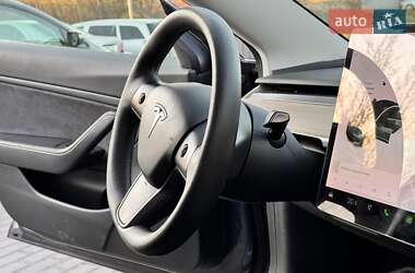 Седан Tesla Model 3 2021 в 