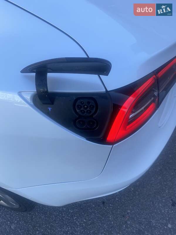 Седан Tesla Model 3 2020 в Кременчуге