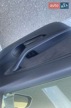 Седан Tesla Model 3 2020 в 