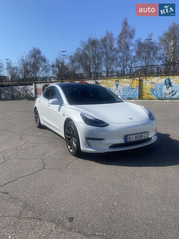 Седан Tesla Model 3 2020 в Кременчуге