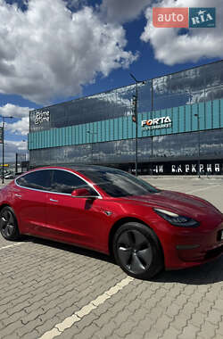 Седан Tesla Model 3 2018 в Львове