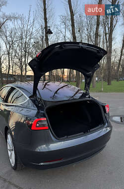 Седан Tesla Model 3 2018 в 