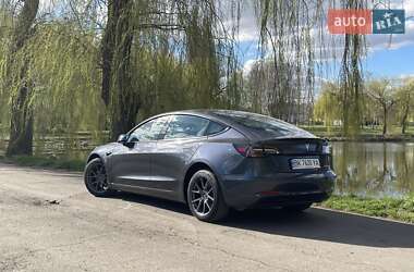 Седан Tesla Model 3 2022 в 