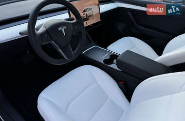 Седан Tesla Model 3 2023 в 
