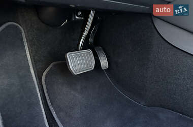Седан Tesla Model 3 2023 в 