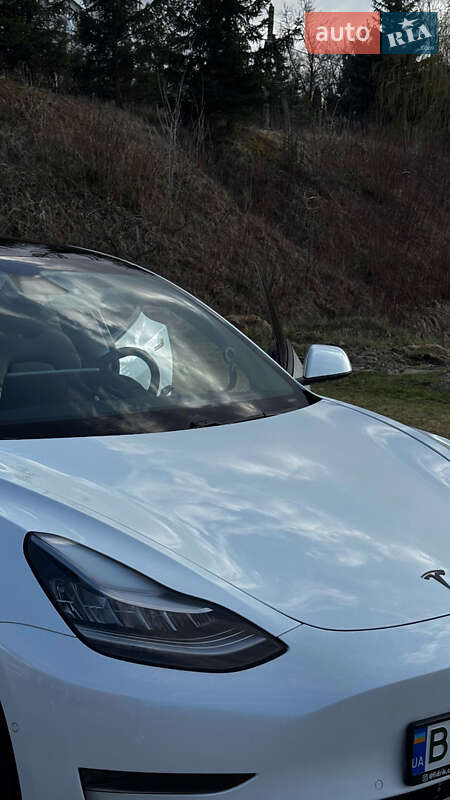 Седан Tesla Model 3 2019 в Тернополе