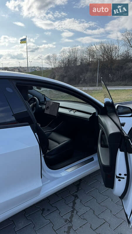 Седан Tesla Model 3 2019 в Тернополе