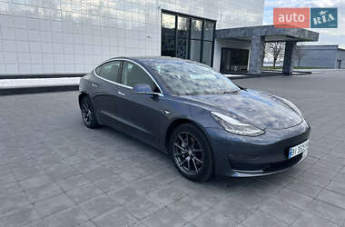Седан Tesla Model 3 2019 в 