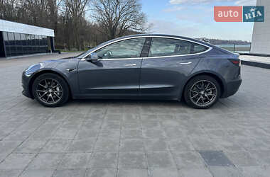 Седан Tesla Model 3 2019 в 