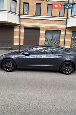 Седан Tesla Model 3 2021 в 
