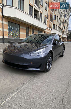 Седан Tesla Model 3 2021 в 