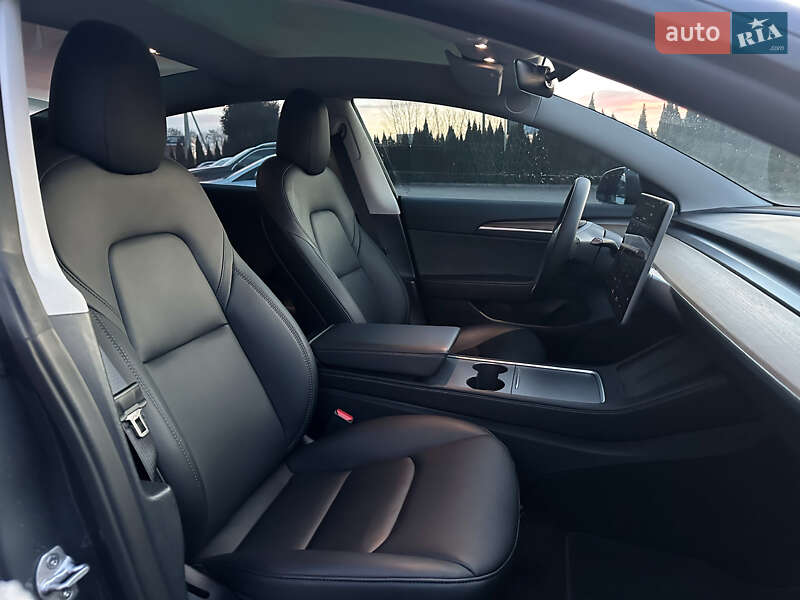Седан Tesla Model 3 2022 в Львове