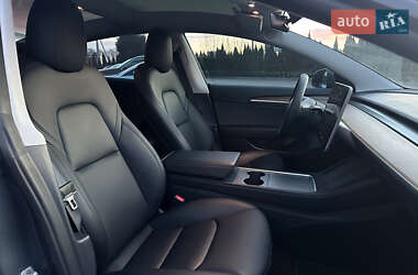 Седан Tesla Model 3 2022 в 