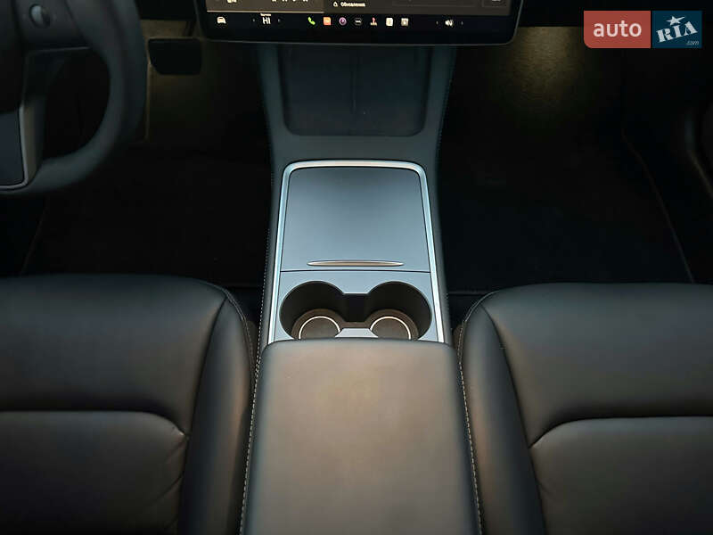 Седан Tesla Model 3 2022 в Львове