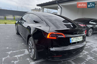 Седан Tesla Model 3 2021 в 