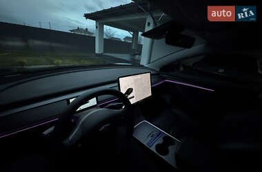 Седан Tesla Model 3 2021 в 
