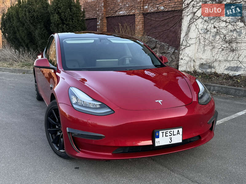 Седан Tesla Model 3 2020 в Києві