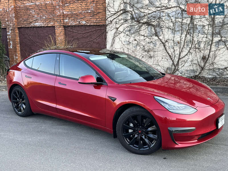 Седан Tesla Model 3 2020 в Києві