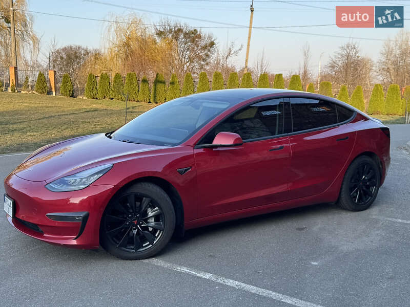 Седан Tesla Model 3 2020 в Києві