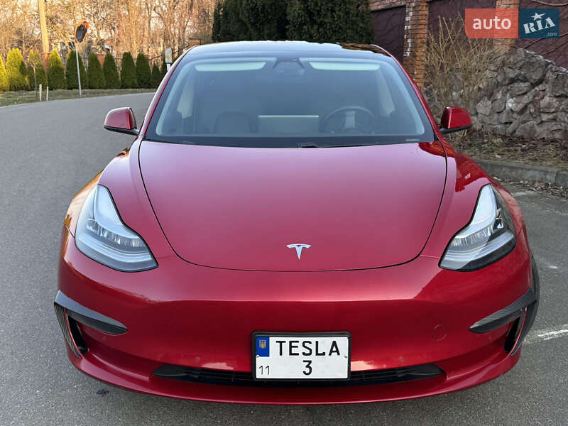 Седан Tesla Model 3 2020 в Києві