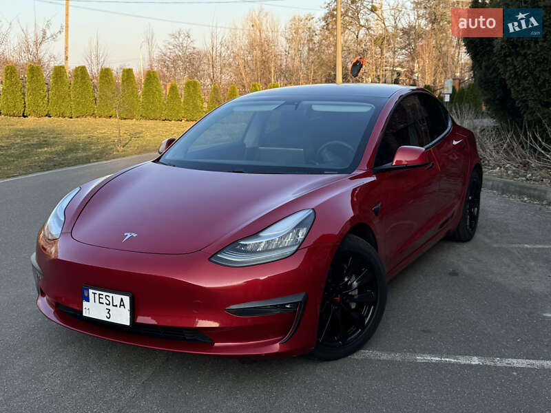 Седан Tesla Model 3 2020 в Києві