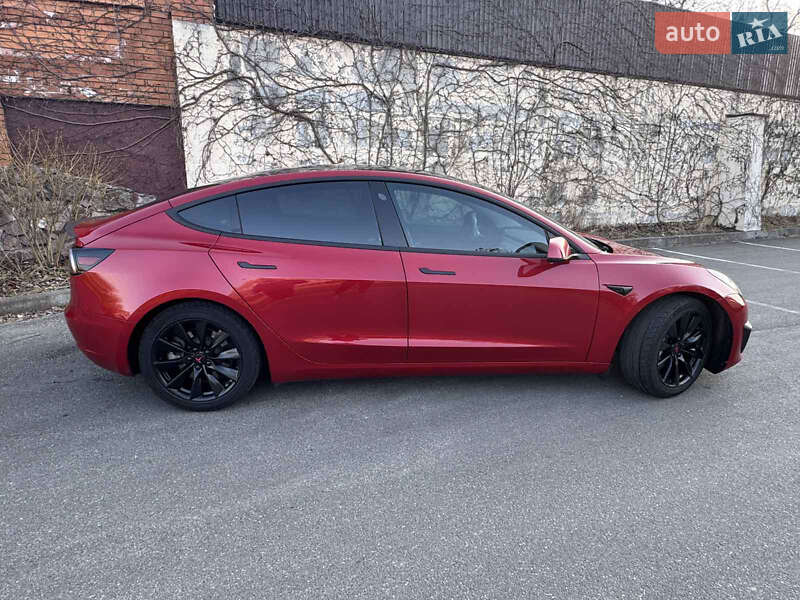 Седан Tesla Model 3 2020 в Києві
