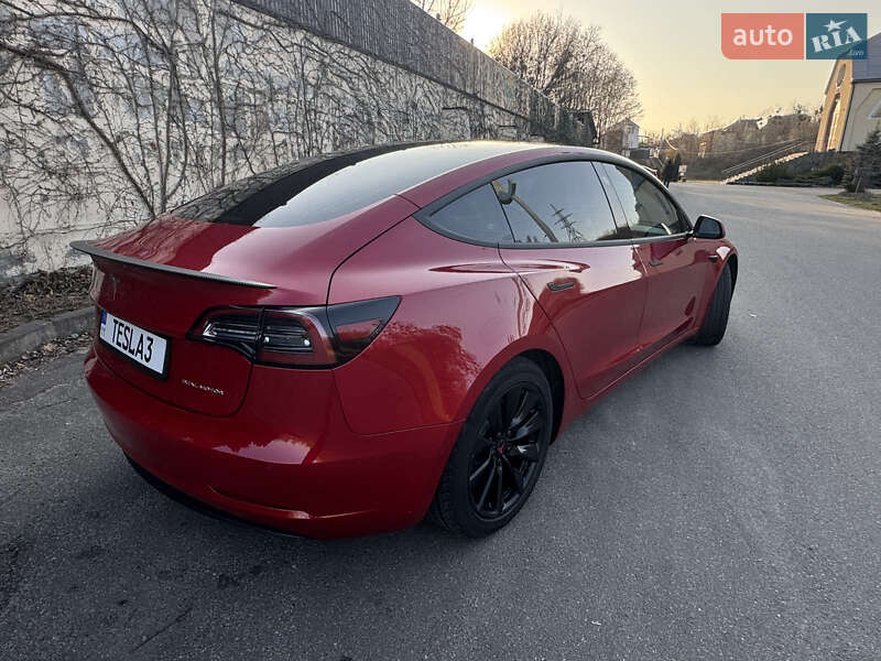 Седан Tesla Model 3 2020 в Киеве