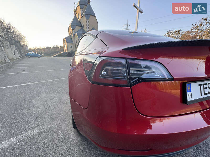Седан Tesla Model 3 2020 в Киеве