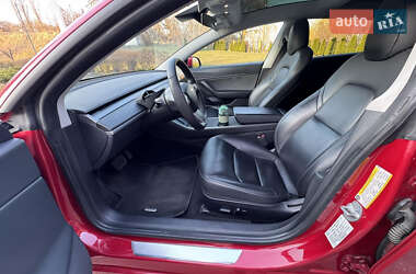 Седан Tesla Model 3 2020 в 