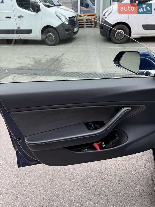 Седан Tesla Model 3 2018 в Харькове