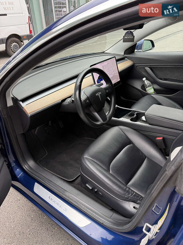 Седан Tesla Model 3 2018 в Харькове
