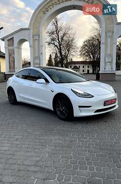 Седан Tesla Model 3 2019 в 