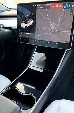 Седан Tesla Model 3 2019 в 