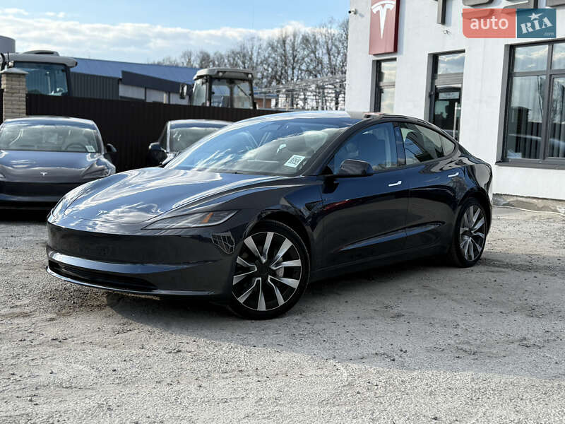 Седан Tesla Model 3 2024 в Вінниці