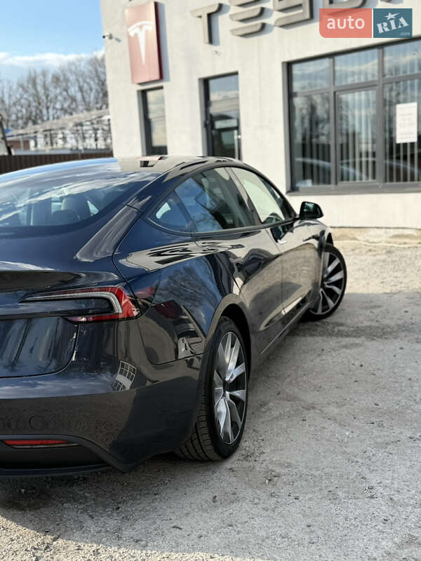 Седан Tesla Model 3 2024 в Вінниці