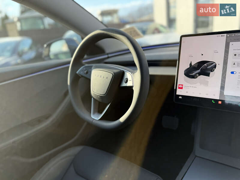 Седан Tesla Model 3 2024 в Вінниці