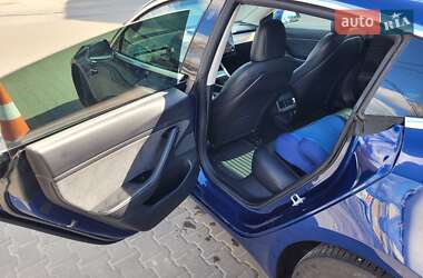 Седан Tesla Model 3 2019 в Киеве