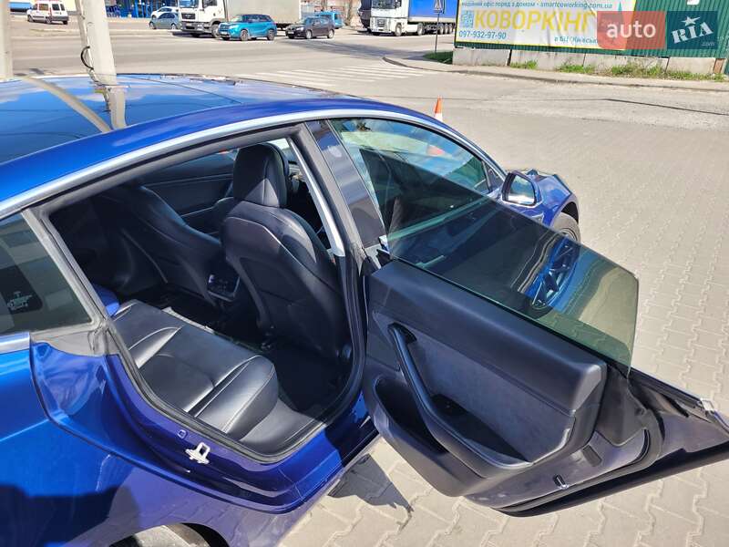 Седан Tesla Model 3 2019 в Киеве фото 11 Седан Tesla Model 3 2019 в Киеве