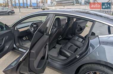 Седан Tesla Model 3 2019 в Киеве