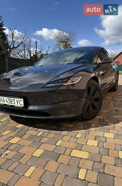Седан Tesla Model 3 2024 в 
